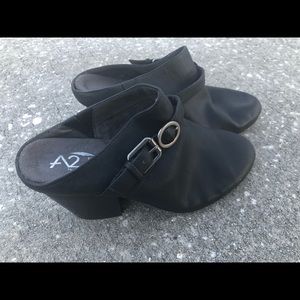 Women A2 Slide On Shoes size 7.5